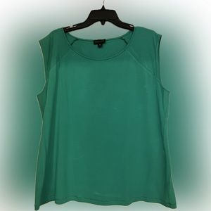 Designer Carlisle Collection Kelly Green Tank Top